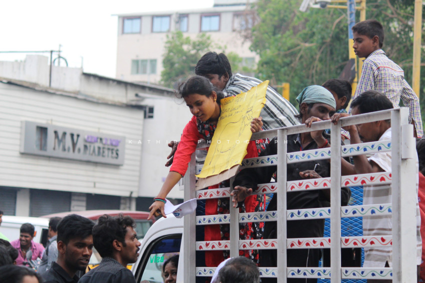 Jallikattu protests marina beach  (4)